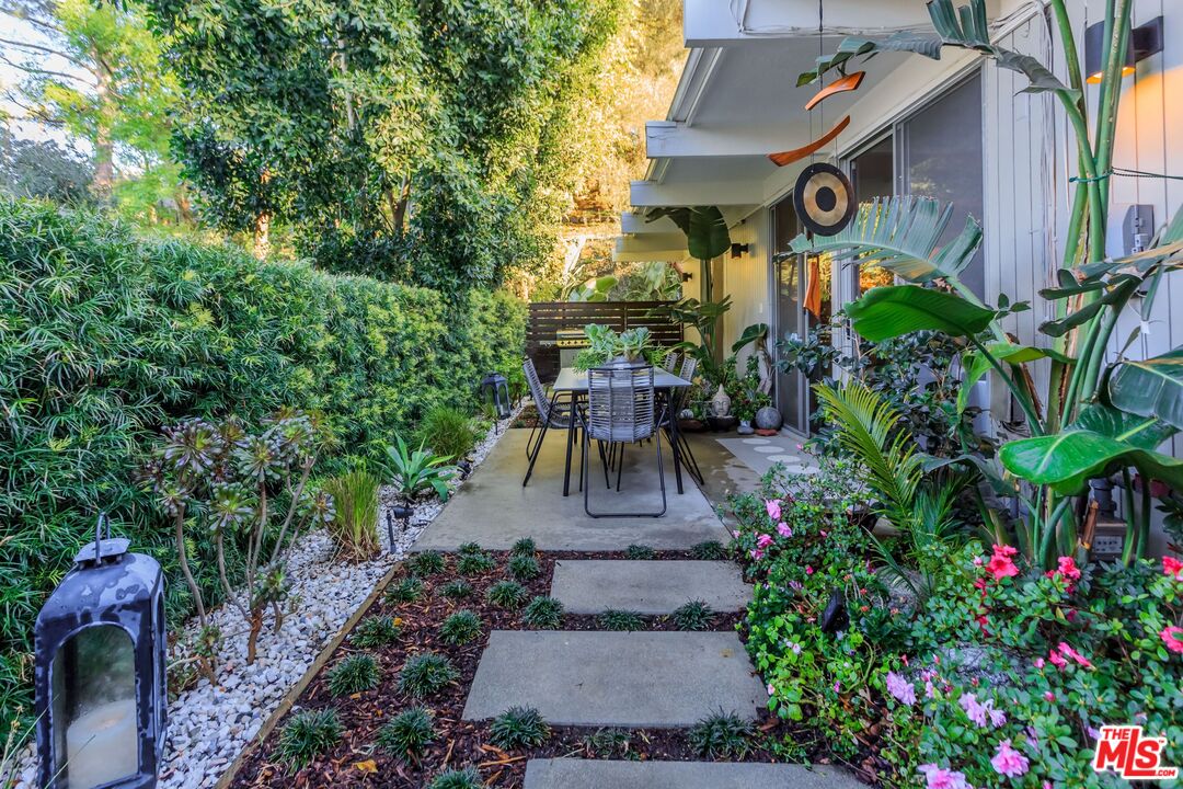 2166 Sunset Crest Dr