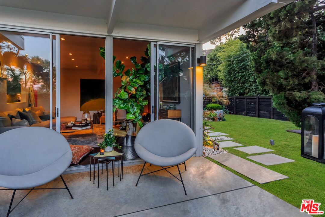 2166 Sunset Crest Dr