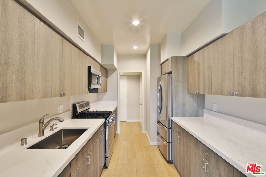 818 S Gretna Green Way Unit: 301
