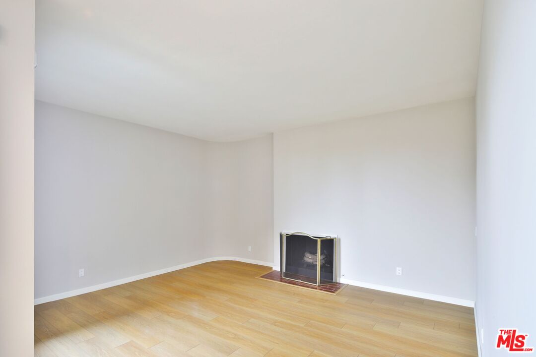 818 S Gretna Green Way Unit: 301