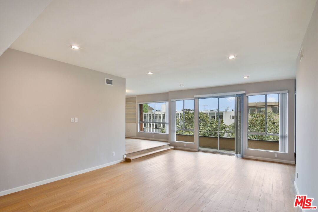 818 S Gretna Green Way Unit: 301