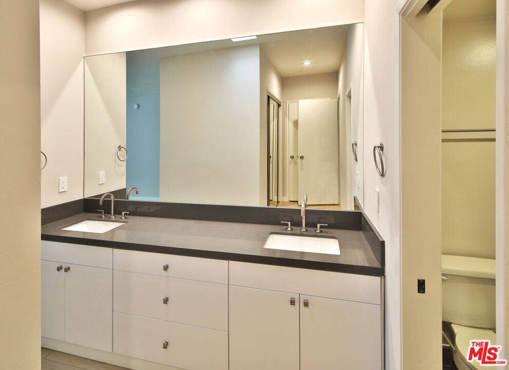 818 S Gretna Green Way Unit: 301