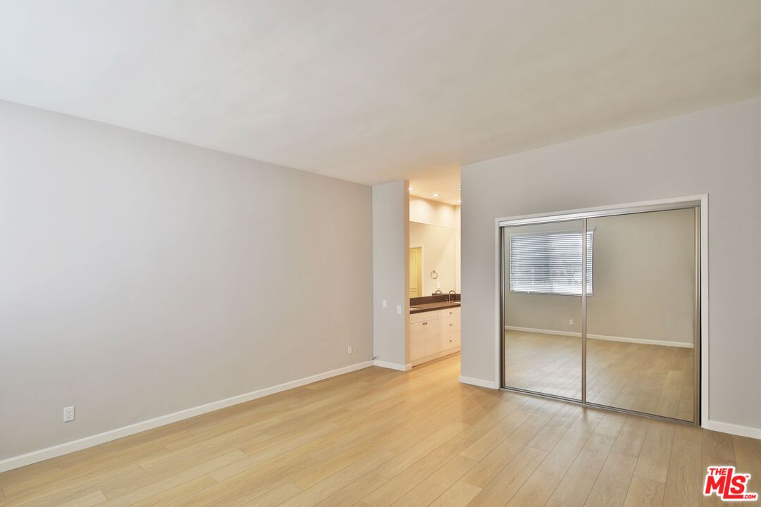 818 S Gretna Green Way Unit: 301
