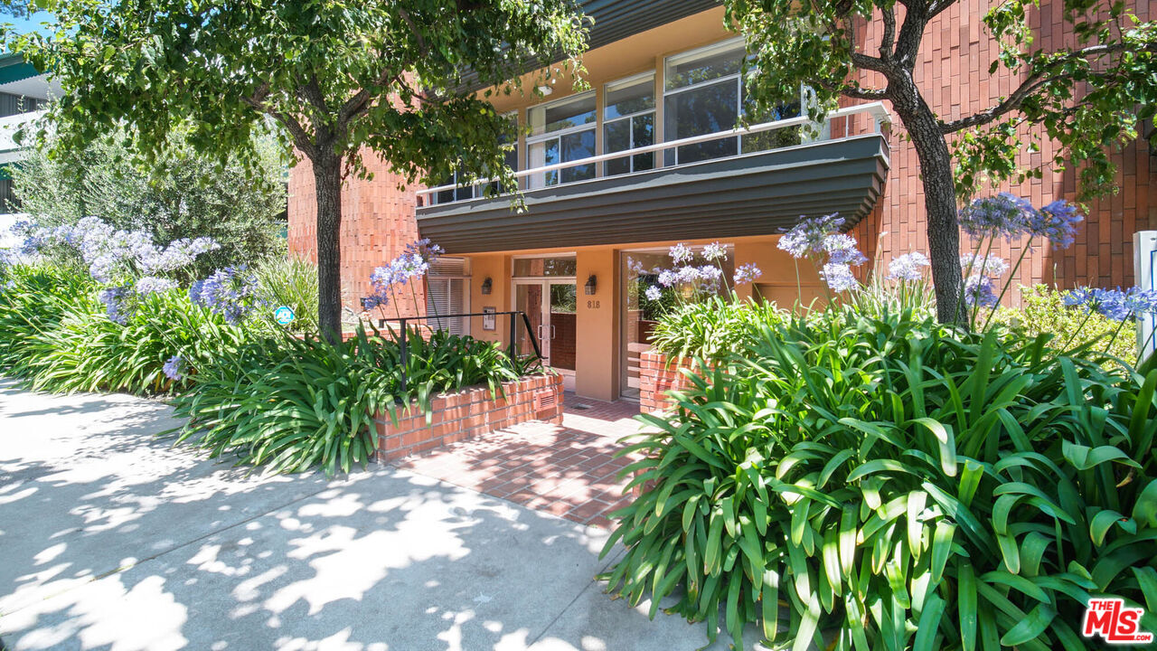818 S Gretna Green Way Unit: 301