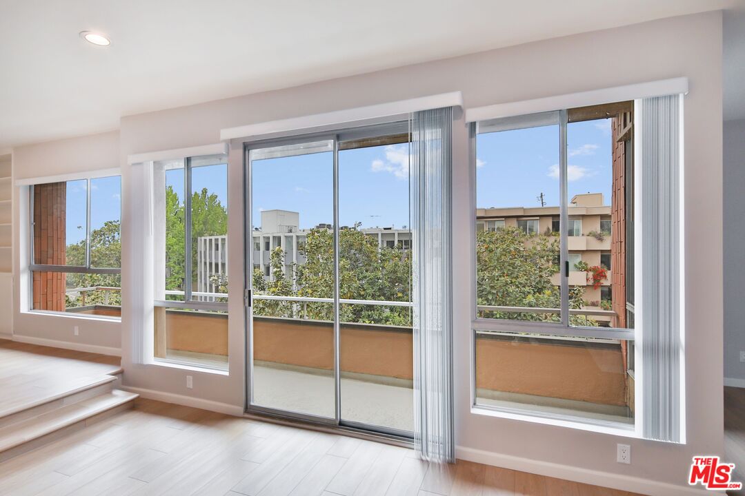 818 S Gretna Green Way Unit: 301