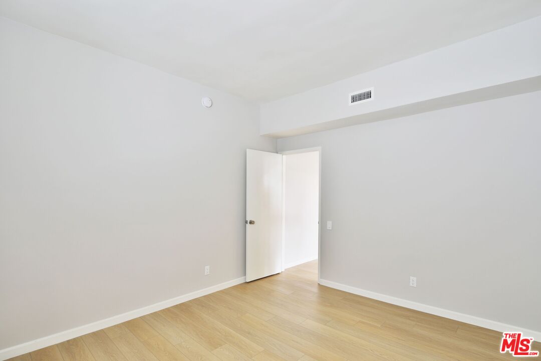 818 S Gretna Green Way Unit: 301