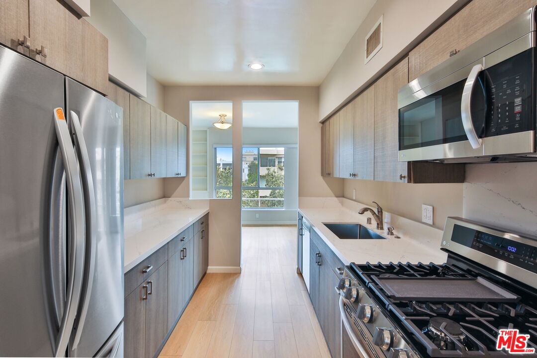 818 S Gretna Green Way Unit: 301