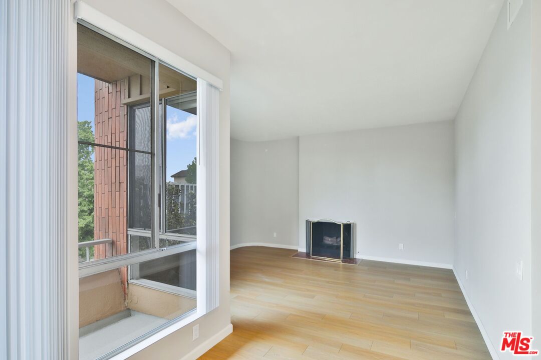 818 S Gretna Green Way Unit: 301