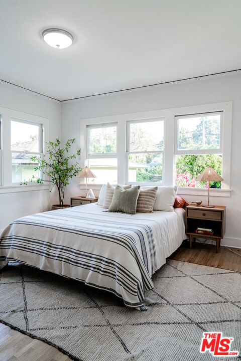 2376 Las Colinas Ave