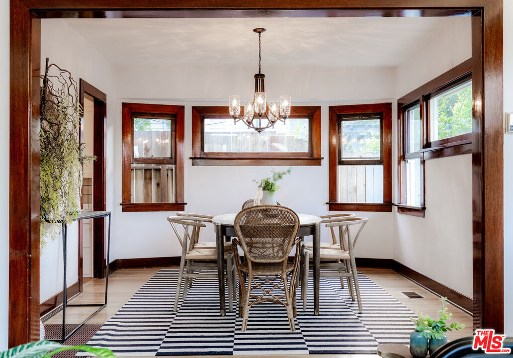 2376 Las Colinas Ave