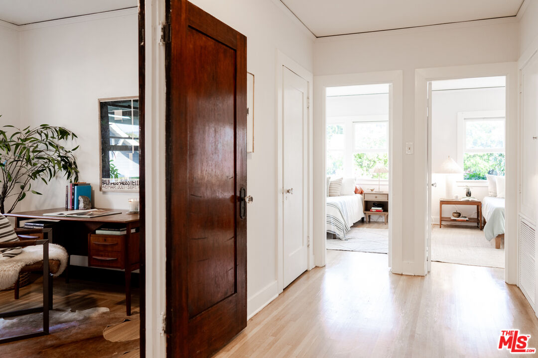 2376 Las Colinas Ave