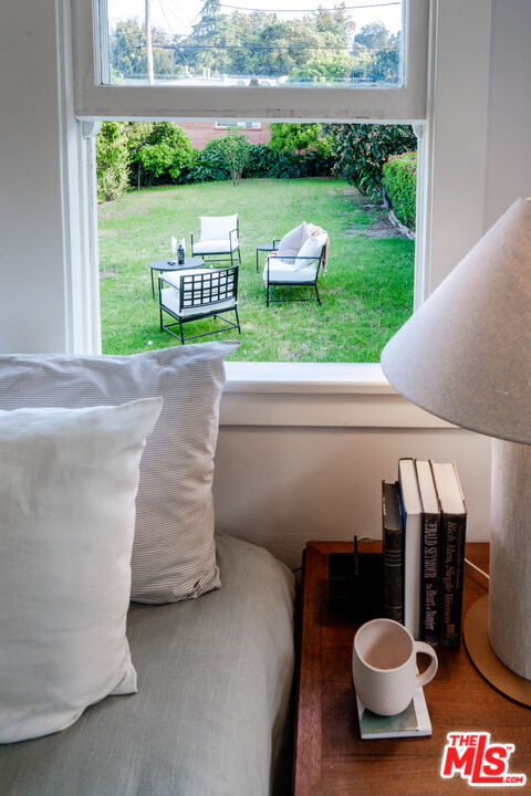 2376 Las Colinas Ave