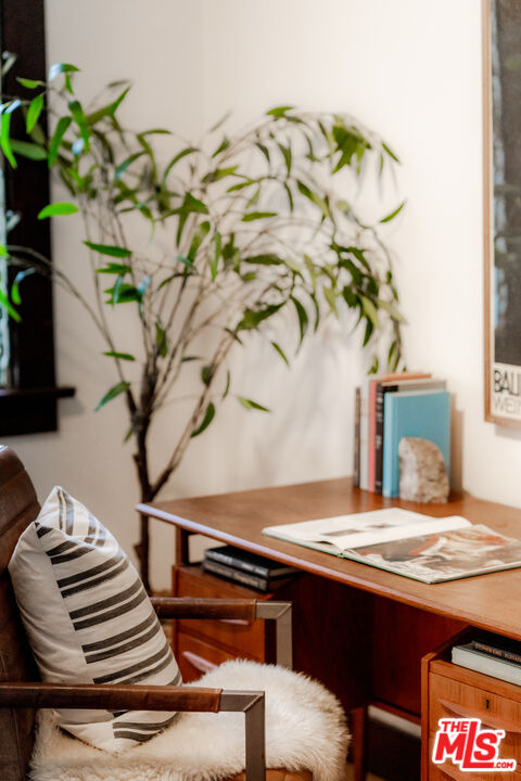 2376 Las Colinas Ave