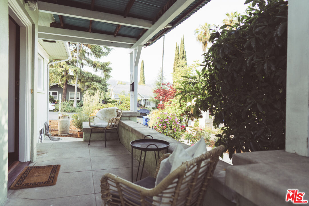 2376 Las Colinas Ave