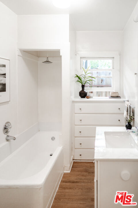 2376 Las Colinas Ave