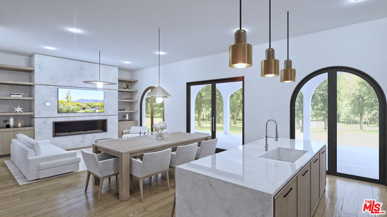 2376 Las Colinas Ave