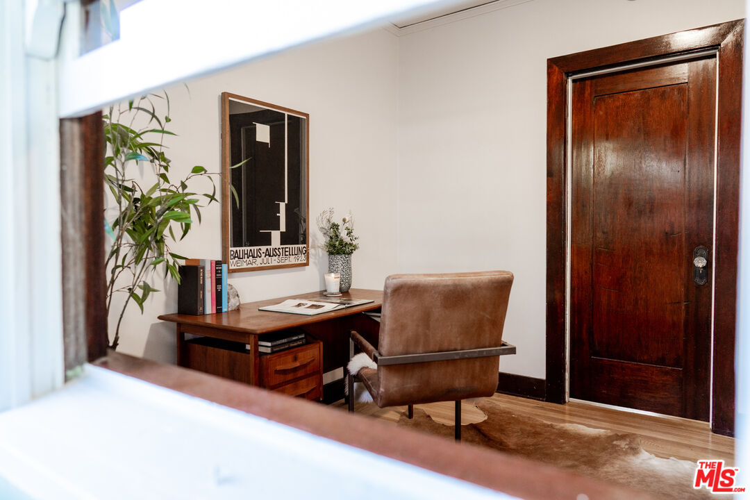 2376 Las Colinas Ave