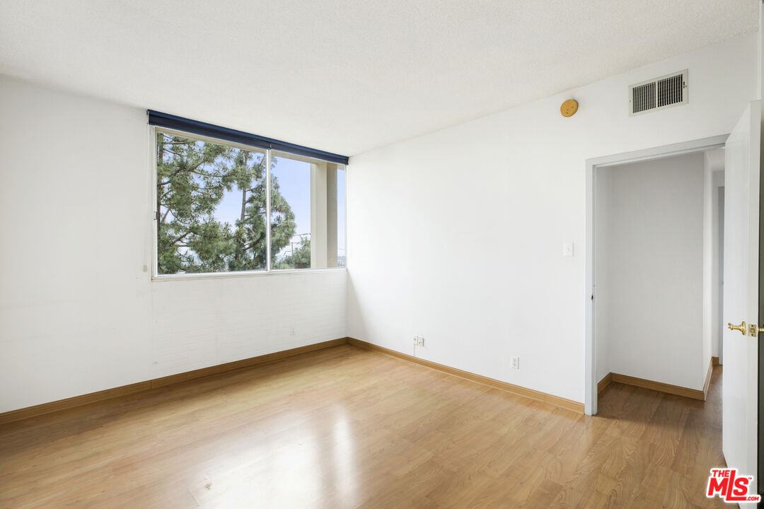 4455 Los Feliz Blvd Unit: 607