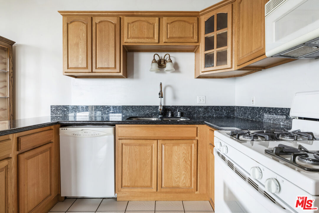 4455 Los Feliz Blvd Unit: 607