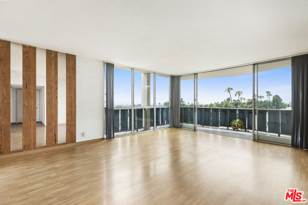 4455 Los Feliz Blvd Unit: 607