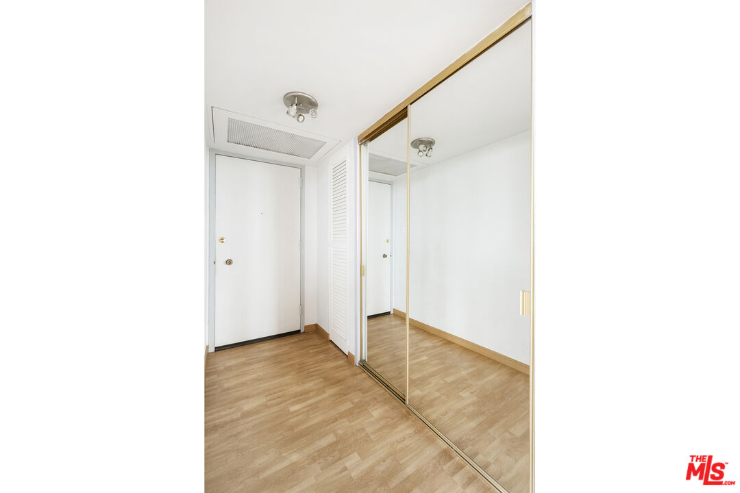 4455 Los Feliz Blvd Unit: 607