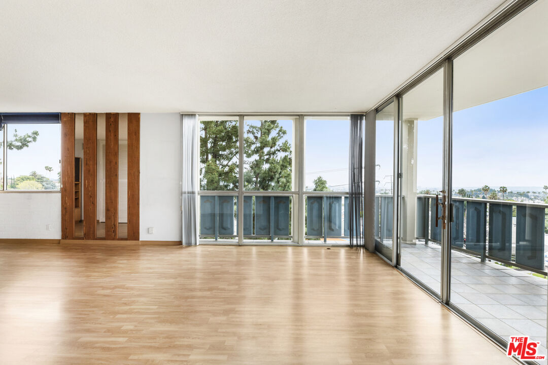 4455 Los Feliz Blvd Unit: 607