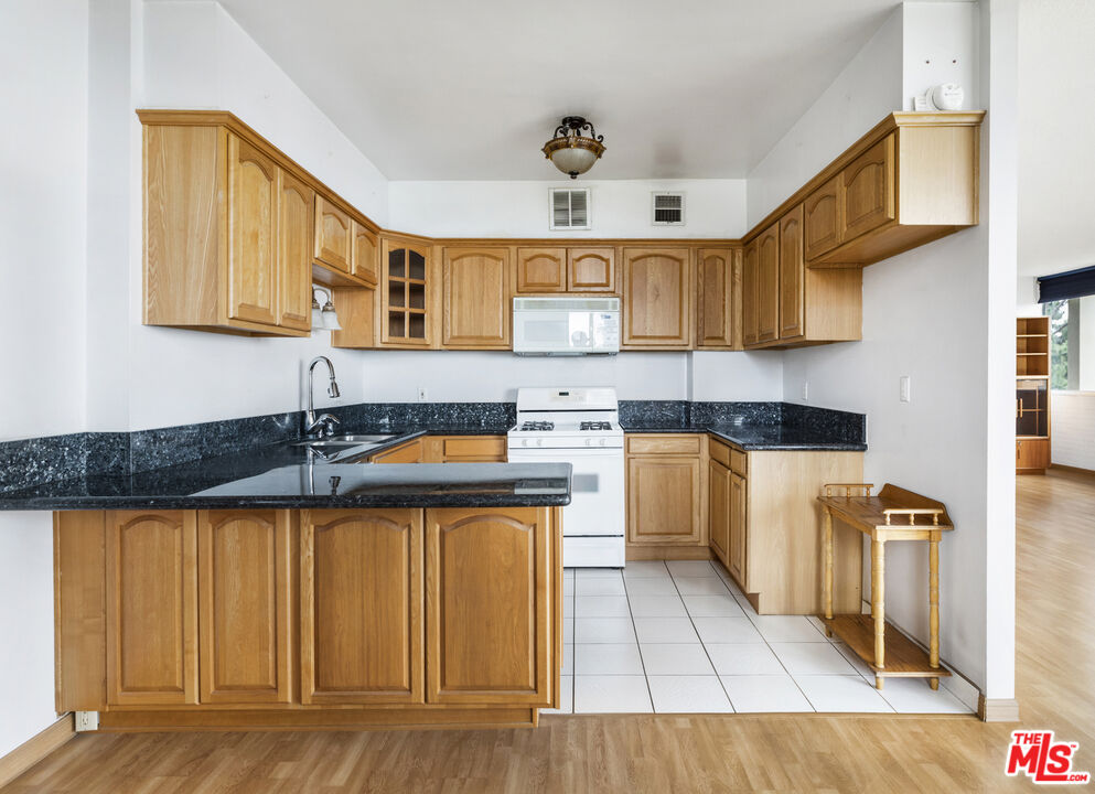 4455 Los Feliz Blvd Unit: 607