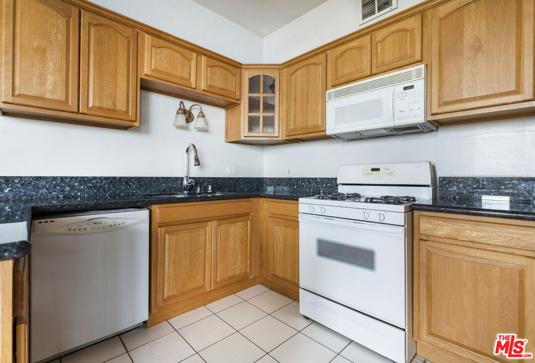 4455 Los Feliz Blvd Unit: 607