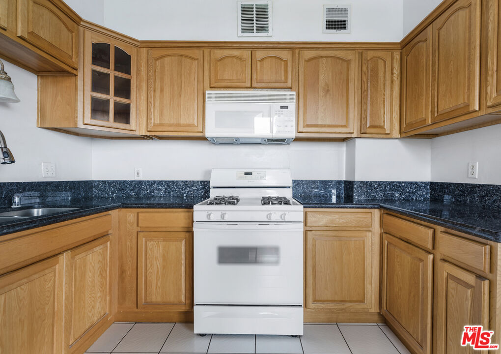 4455 Los Feliz Blvd Unit: 607