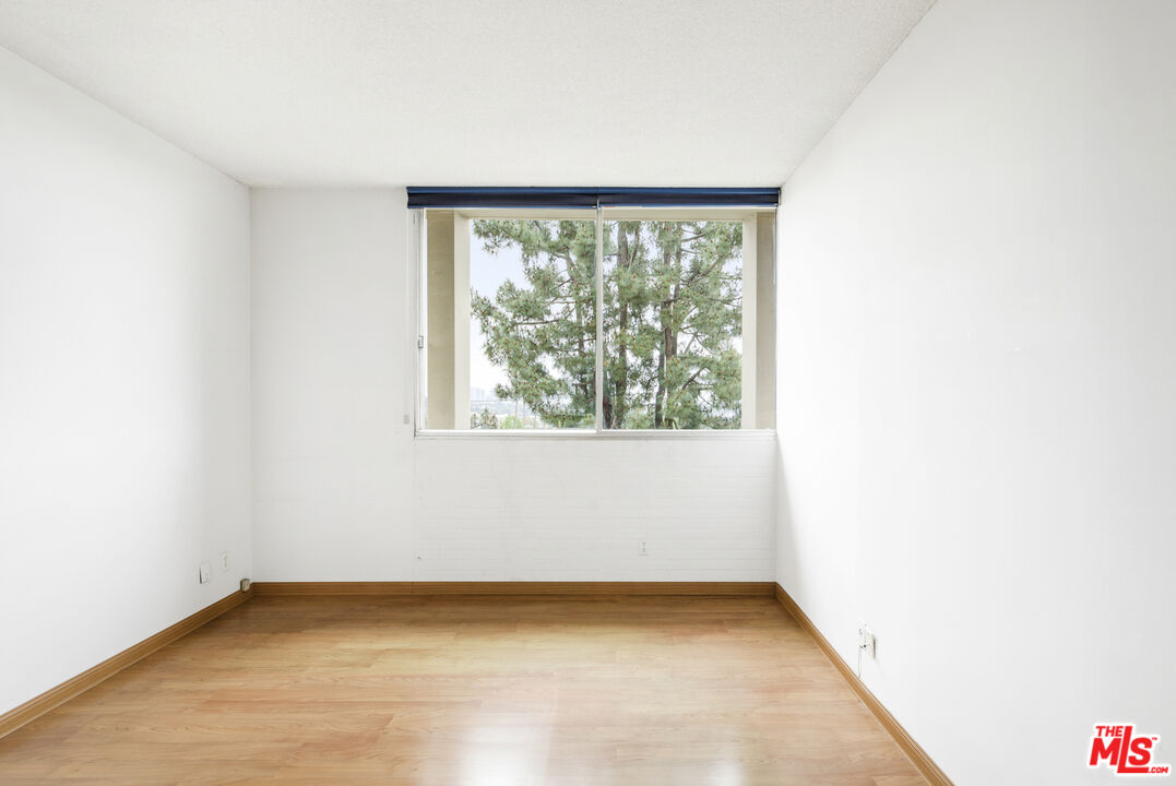 4455 Los Feliz Blvd Unit: 607