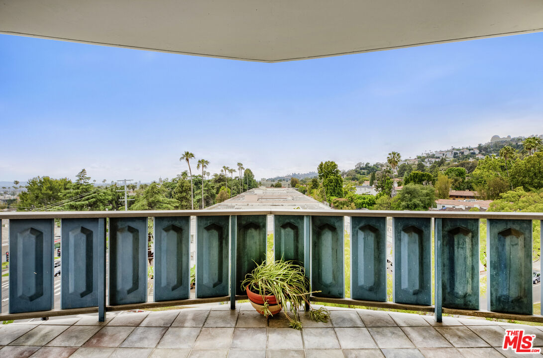 4455 Los Feliz Blvd Unit: 607