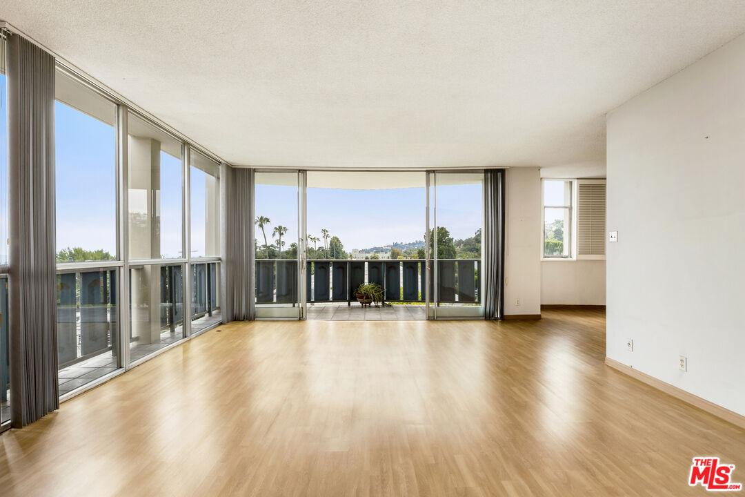 4455 Los Feliz Blvd Unit: 607