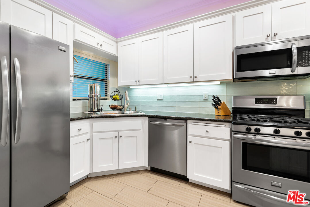 12603 Moorpark St Unit: 307