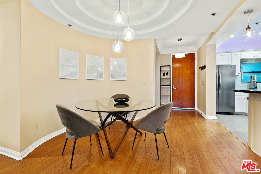 12603 Moorpark St Unit: 307