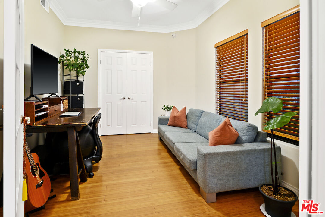 12603 Moorpark St Unit: 307