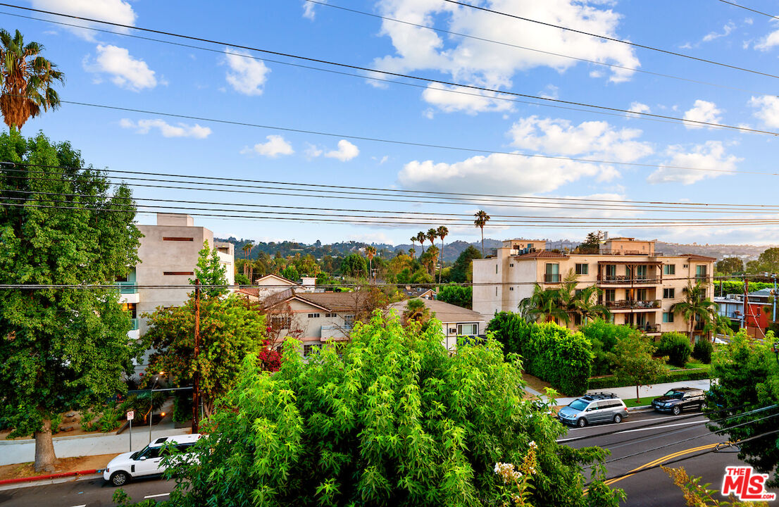 12603 Moorpark St Unit: 307