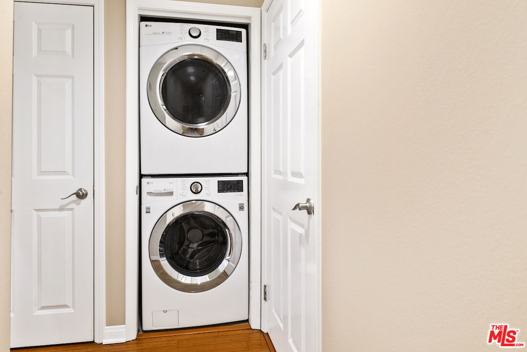 12603 Moorpark St Unit: 307