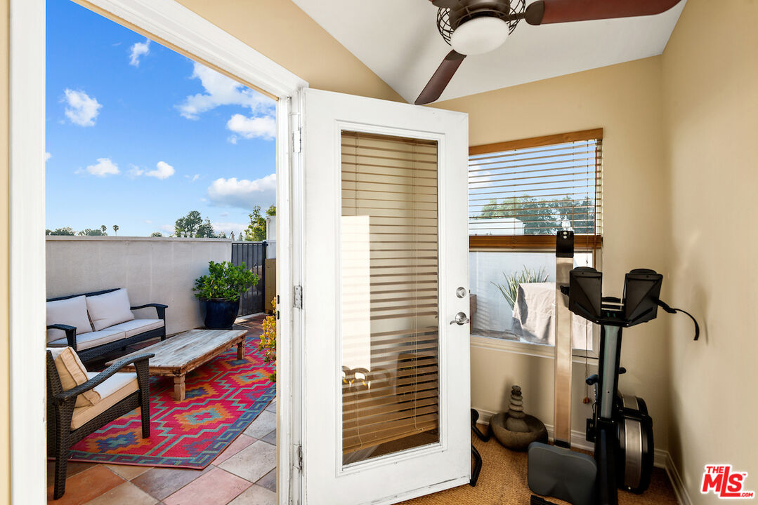 12603 Moorpark St Unit: 307