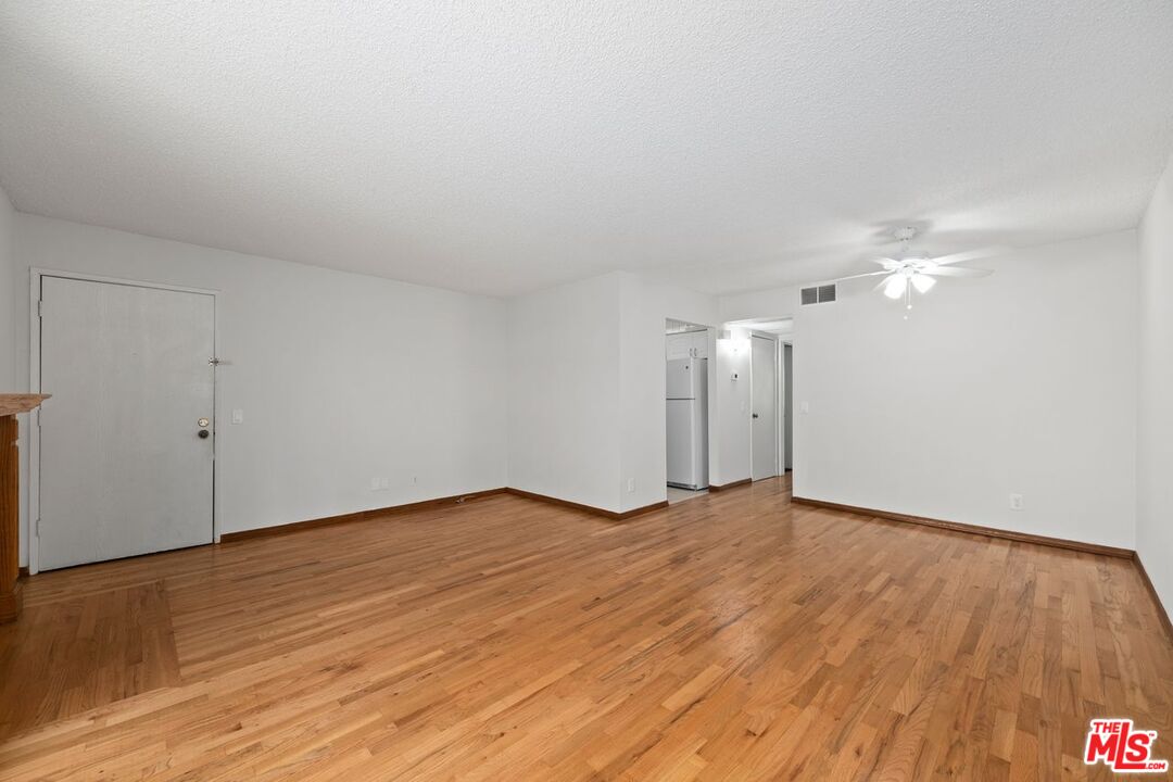 8221 Langdon Ave Unit: 111