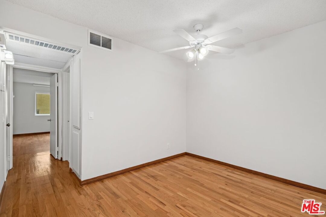 8221 Langdon Ave Unit: 111