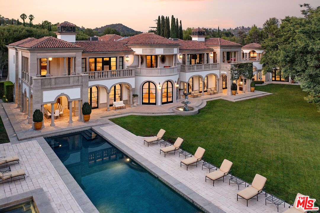 34 Beverly Park Circle