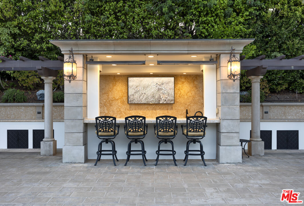 34 Beverly Park Circle