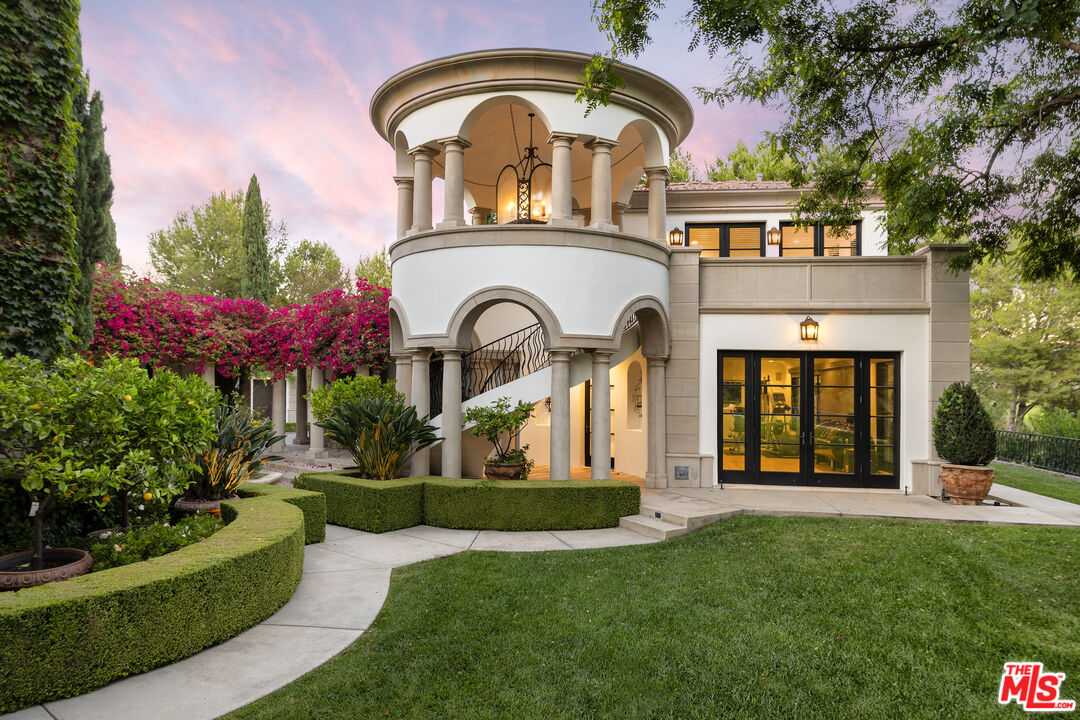 34 Beverly Park Circle