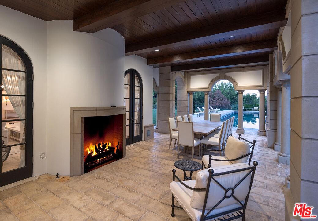 34 Beverly Park Circle