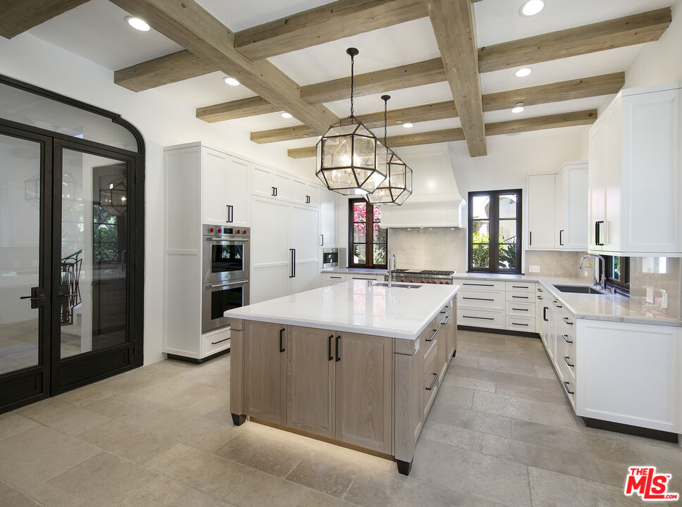 34 Beverly Park Circle