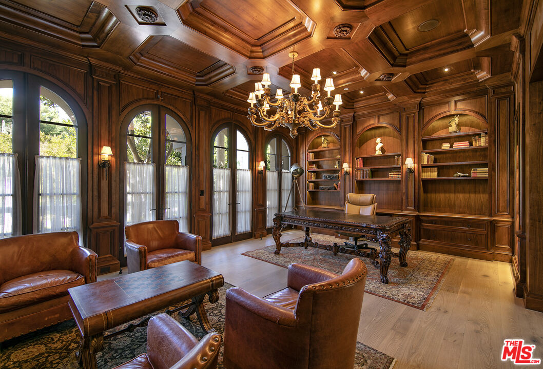 34 Beverly Park Circle