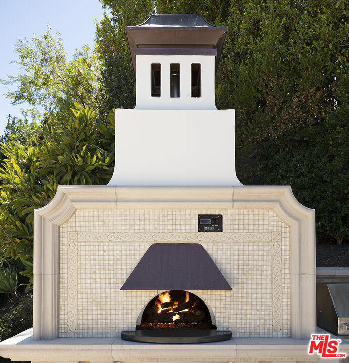 34 Beverly Park Circle