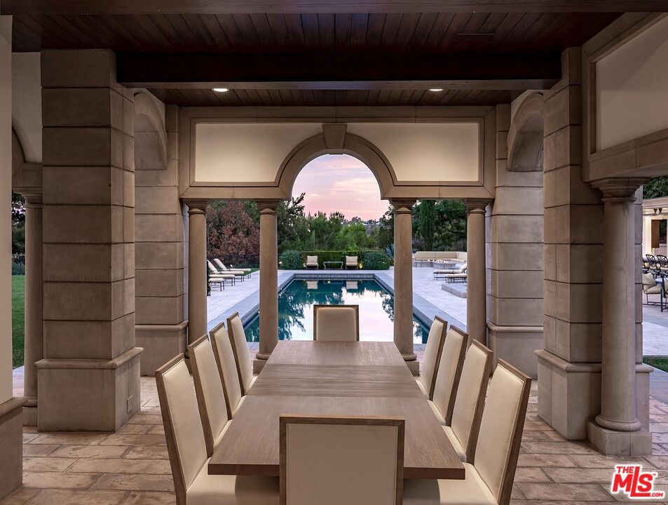 34 Beverly Park Circle