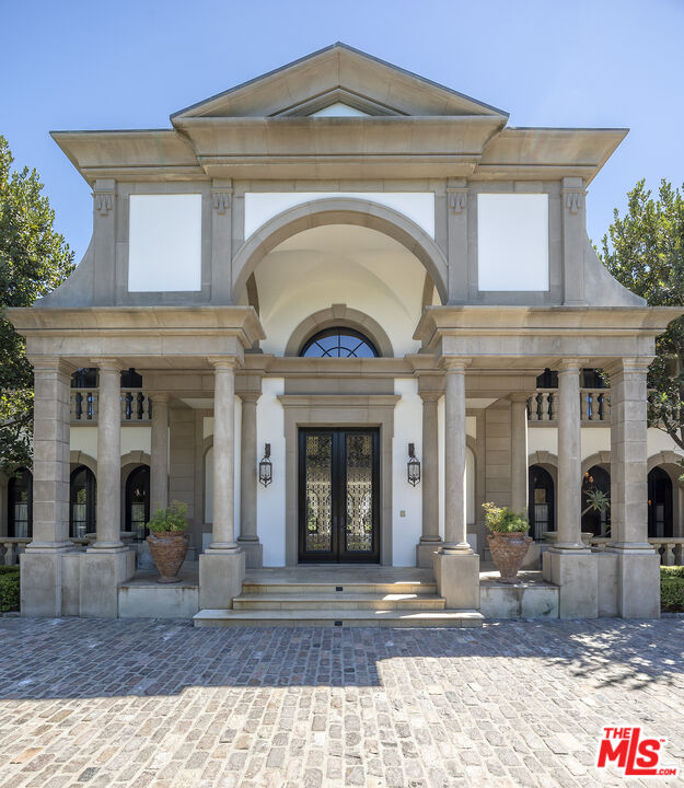 34 Beverly Park Circle