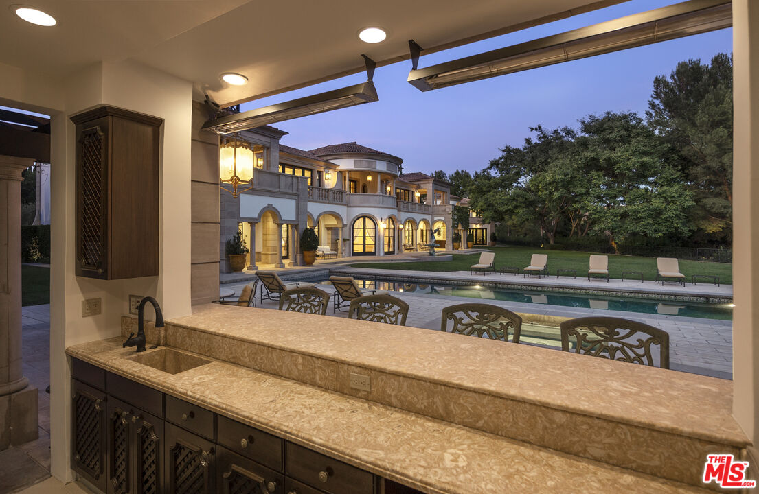 34 Beverly Park Circle